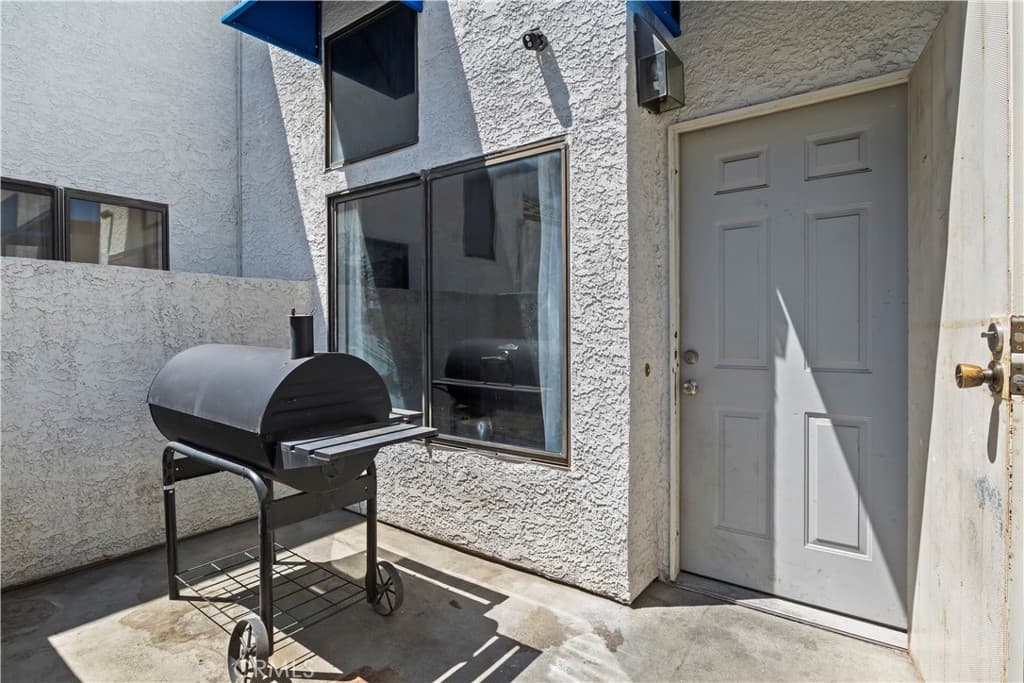 Condo at 622 Park Shadow Court, Baldwin Park — photo 2 of 12