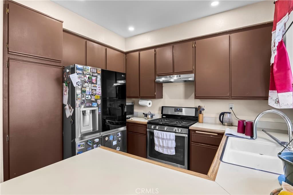 Condo at 622 Park Shadow Court, Baldwin Park — photo 10 of 12