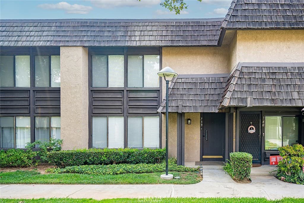 Townhouse at 739 Knollwood Lane, San Dimas — photo 2 of 12