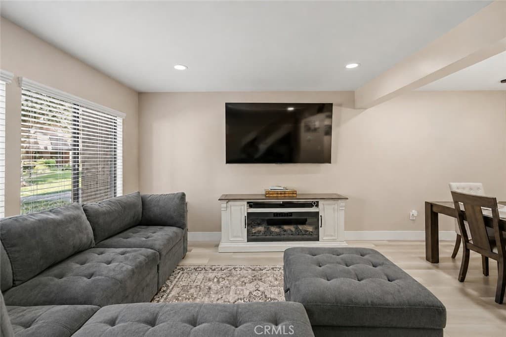 Townhouse at 739 Knollwood Lane, San Dimas — photo 5 of 12