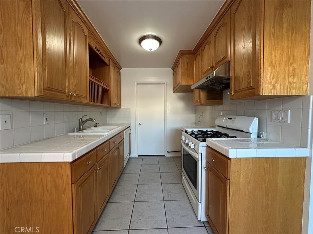 Townhouse at 1436 Forest Glen Drive 35, Hacienda Heights — photo 4 of 12