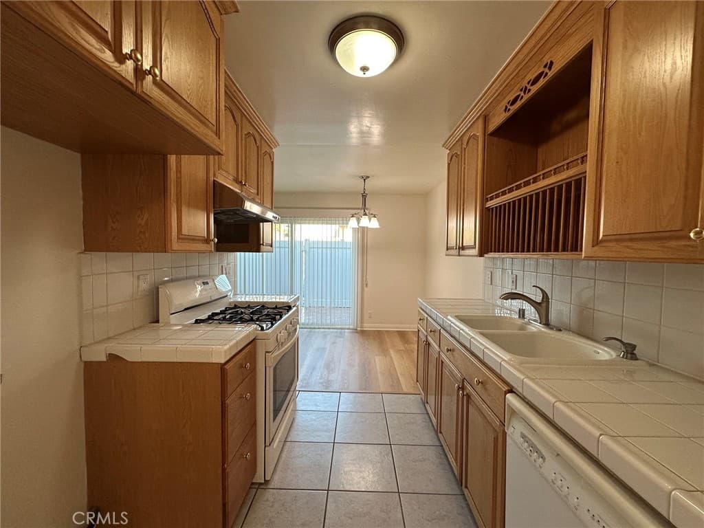 Townhouse at 1436 Forest Glen Drive 35, Hacienda Heights — photo 5 of 12