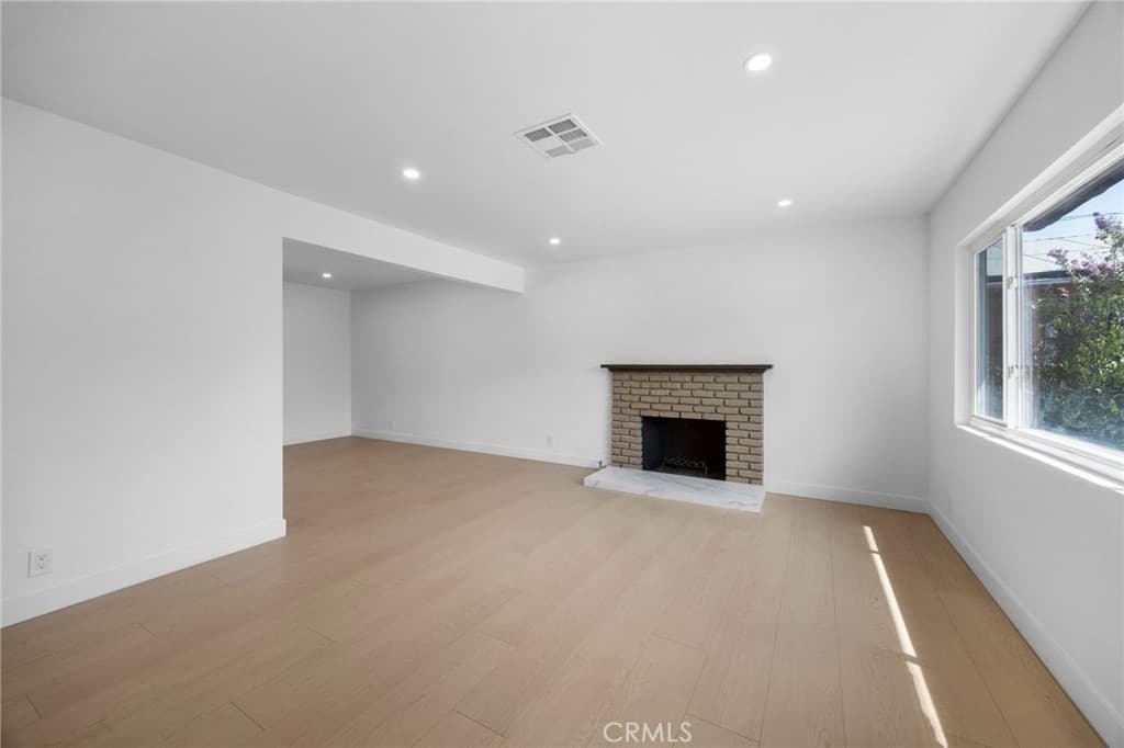 Home at 11637 Ranchito, El Monte — photo 3 of 12