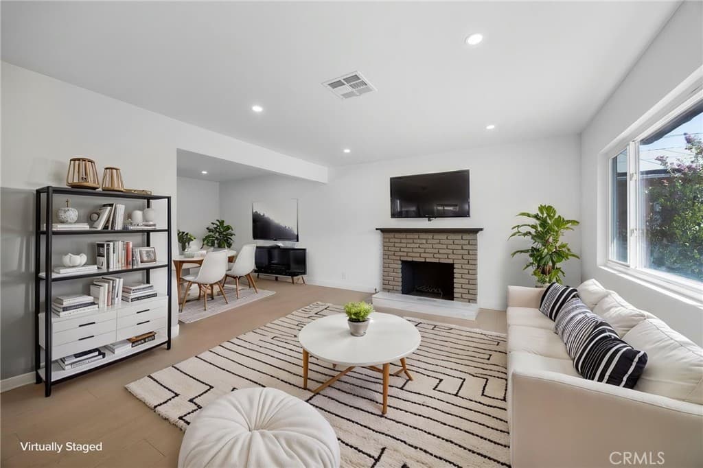 Home at 11637 Ranchito, El Monte — photo 4 of 12