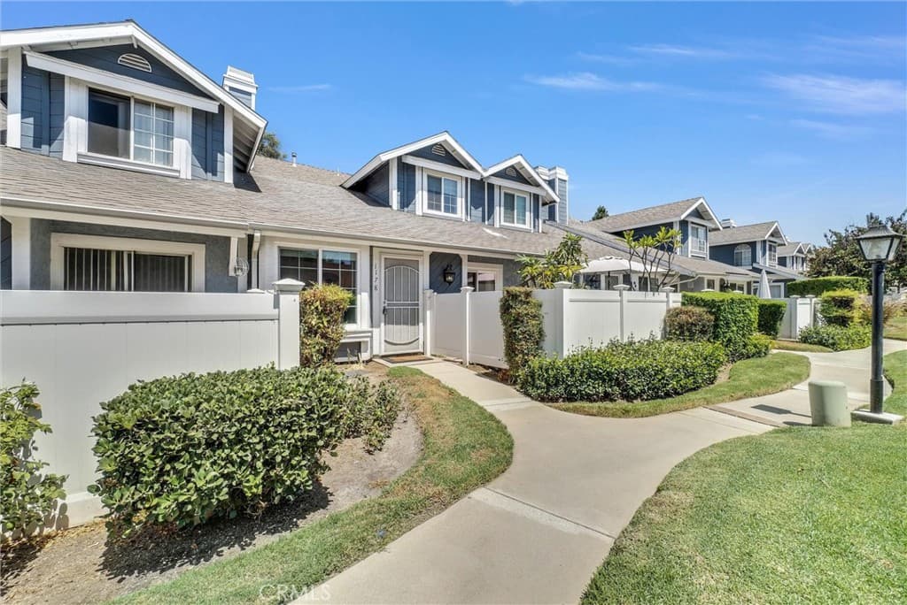 Townhouse at 1178 N Sunflower, Covina — photo 2 of 12