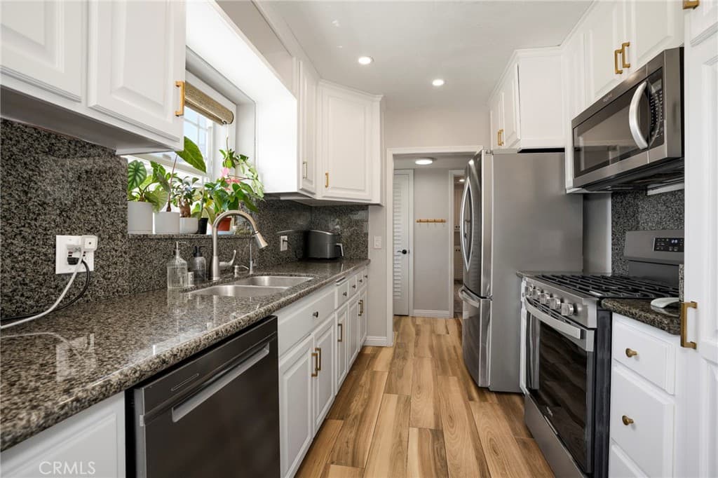 Home at 431 E Dexter Street, Covina — photo 10 of 12