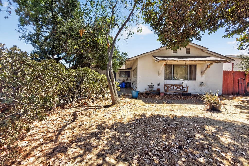 Home at 1116 Essex, Glendora — photo 2 of 12