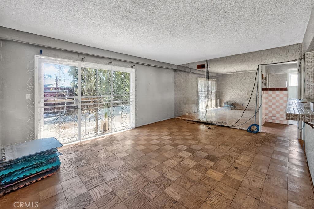 Home at 1116 Essex, Glendora — photo 4 of 12