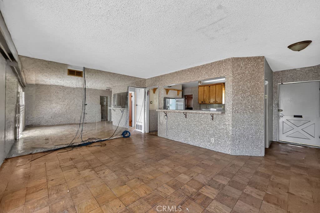 Home at 1116 Essex, Glendora — photo 5 of 12