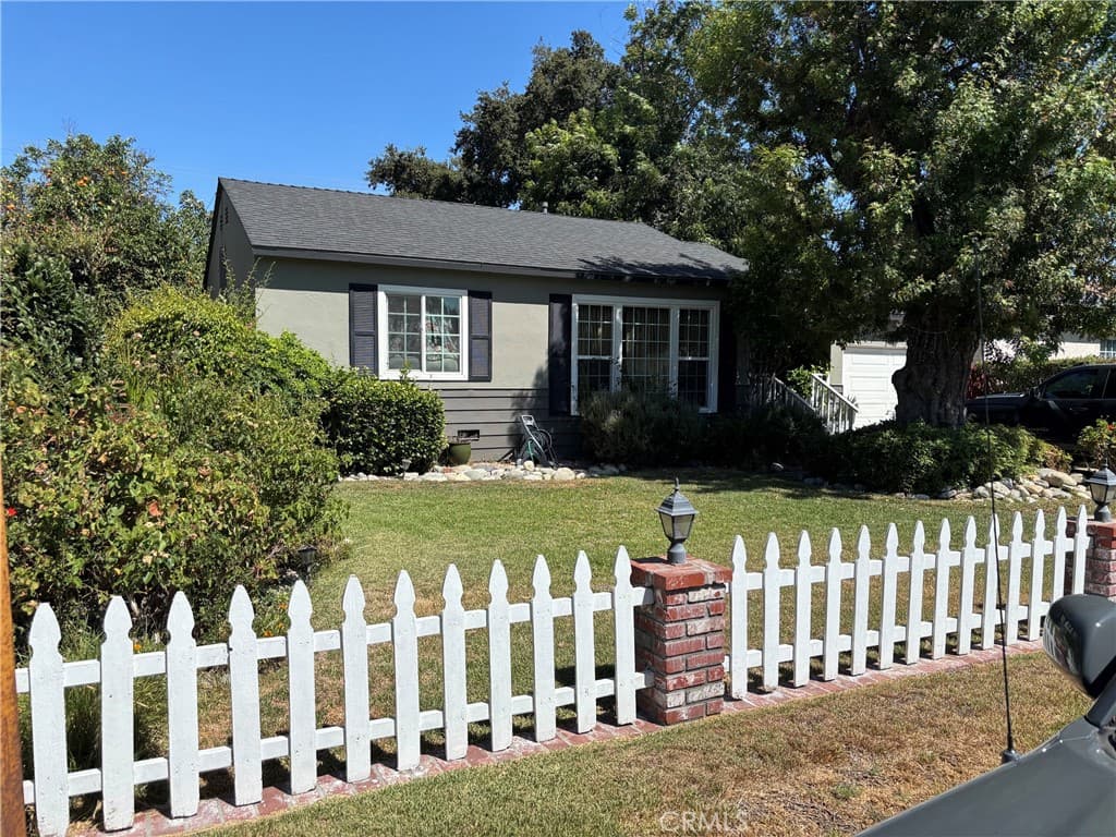 Home at 2462 graydon Avenue, Monrovia — photo 2 of 11