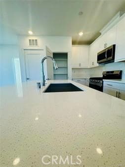 Townhouse at 686 Limoncello Lane, Covina — photo 4 of 12