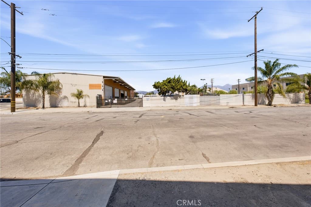 Commercial at 1084 E 1st, Pomona — photo 2 of 12