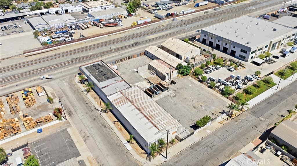 Commercial at 1084 E 1st, Pomona — photo 5 of 12