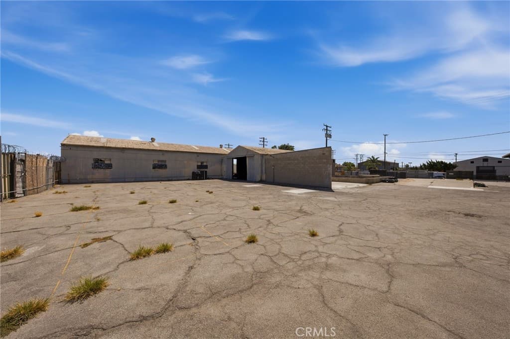 Commercial at 1084 E 1st, Pomona — photo 9 of 12