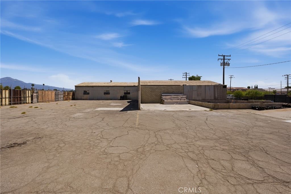 Commercial at 1084 E 1st, Pomona — photo 10 of 12