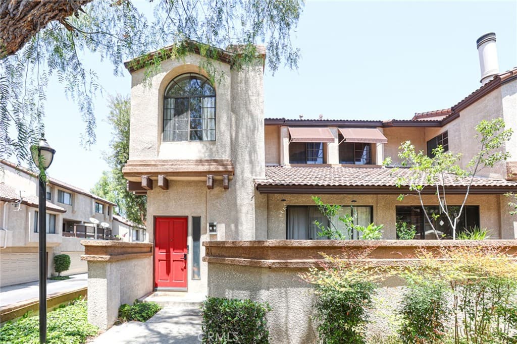 Townhouse at 21 Wildflower, Pomona — photo 1 of 12
