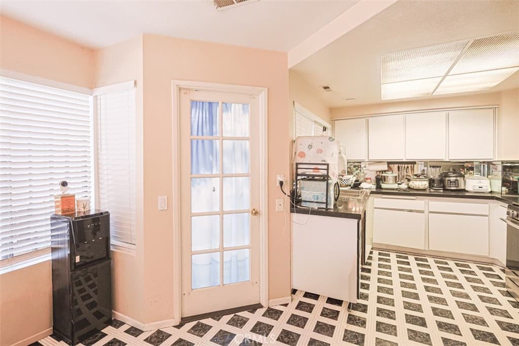 Townhouse at 21 Wildflower, Pomona — photo 12 of 12