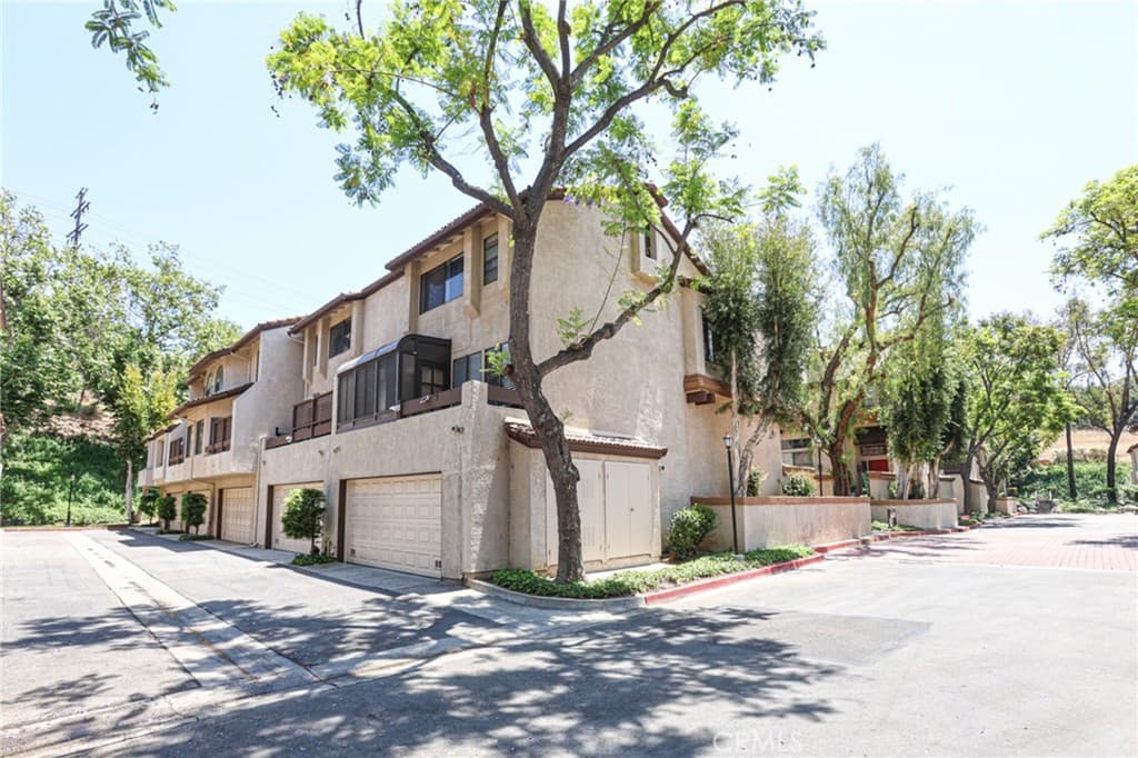 Townhouse at 21 Wildflower, Pomona — photo 6 of 12