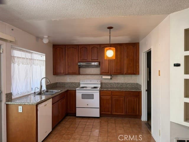 Townhouse at 826 Windwood Drive, Diamond Bar — photo 2 of 12