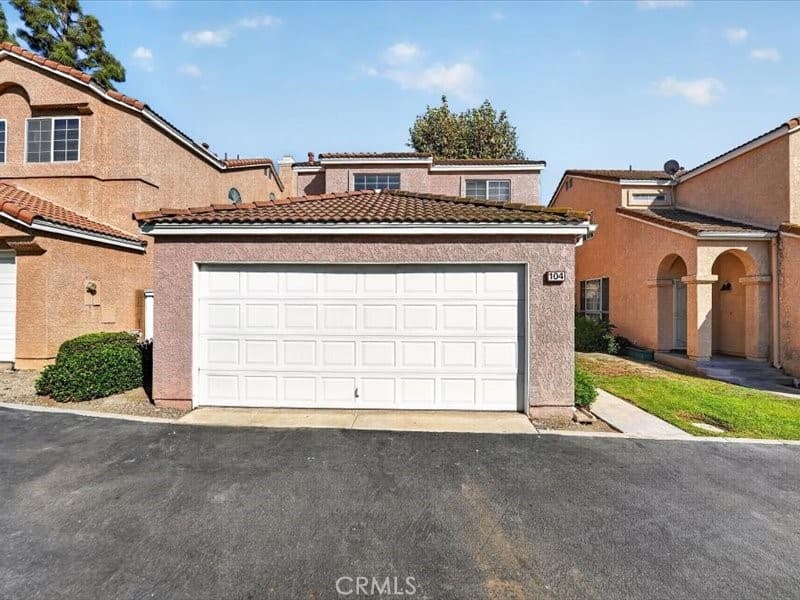 Townhouse at 104 Cimarron, La Puente — photo 5 of 12