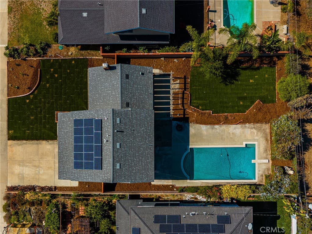 Home at 925 Eastglen, La Verne — photo 4 of 12