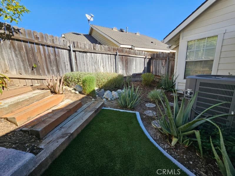 Home at 601 N Monte Vista, San Dimas — photo 5 of 12