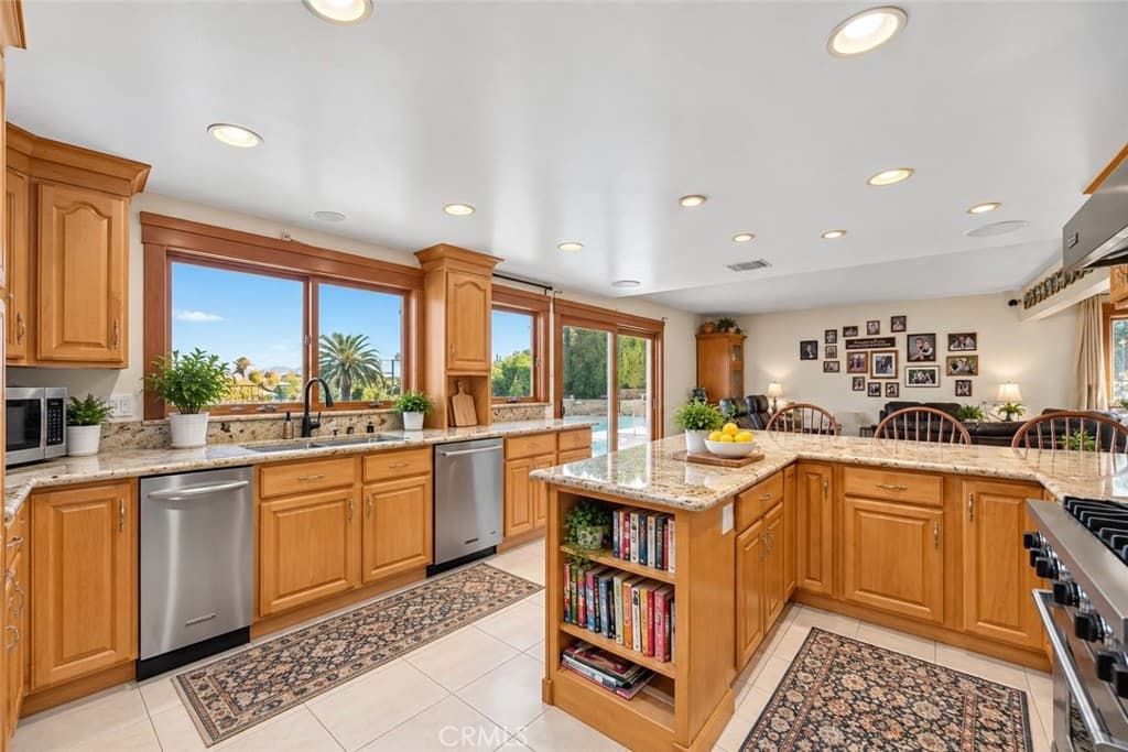 Home at 2308 Sarandi Grande Drive, Hacienda Heights — photo 9 of 12