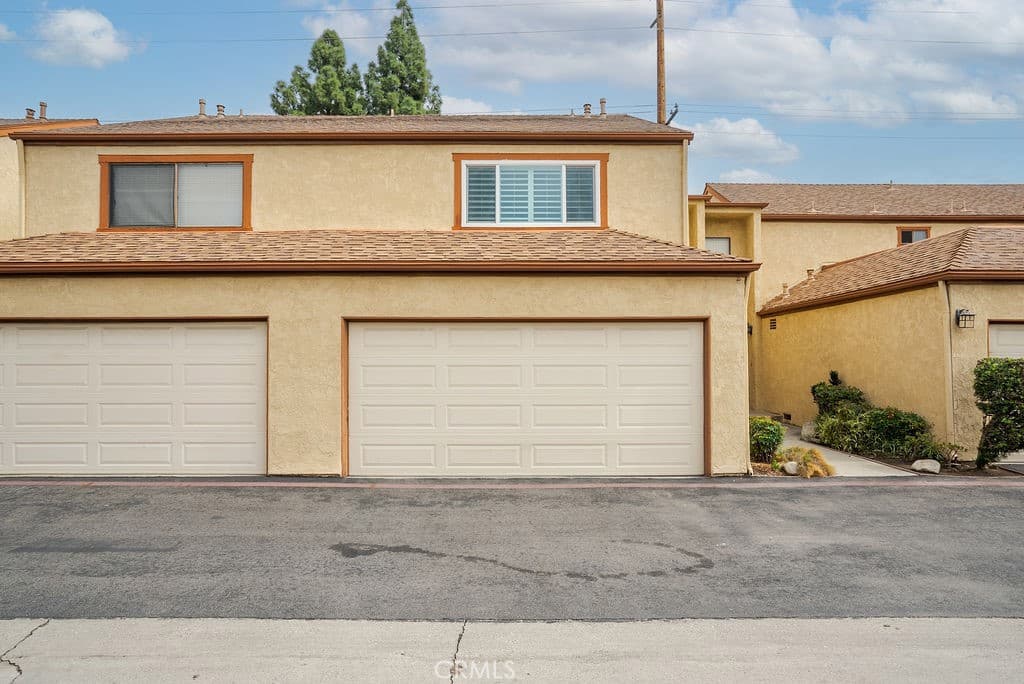 Condo at 555 S Azusa Avenue 52, Azusa — photo 3 of 12