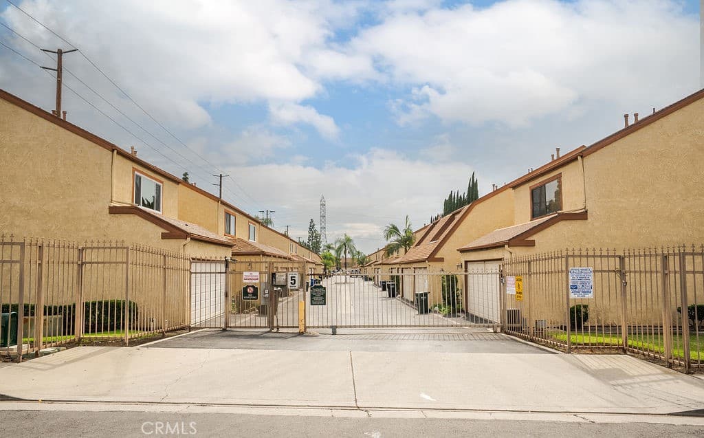 Condo at 555 S Azusa Avenue 52, Azusa — photo 4 of 12