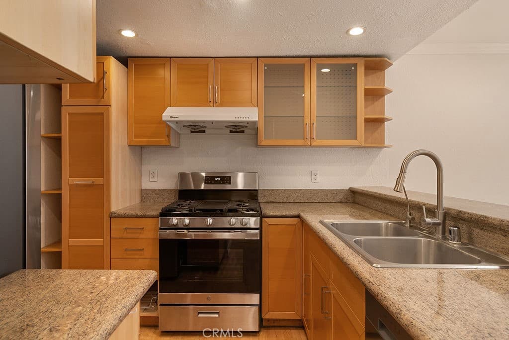 Condo at 555 S Azusa Avenue 52, Azusa — photo 8 of 12