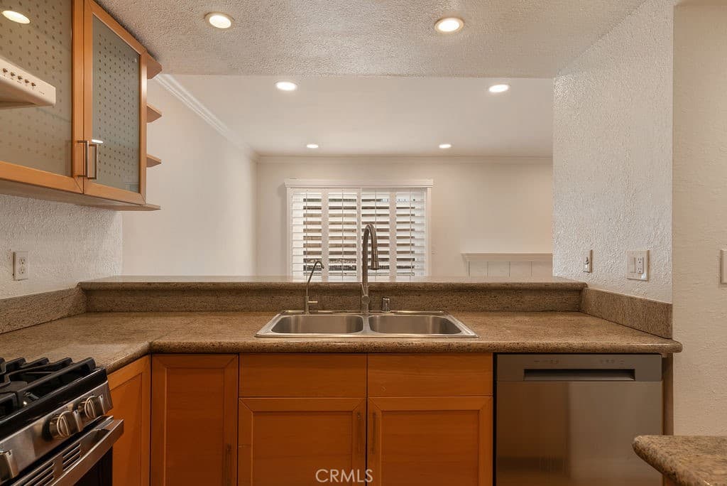Condo at 555 S Azusa Avenue 52, Azusa — photo 9 of 12