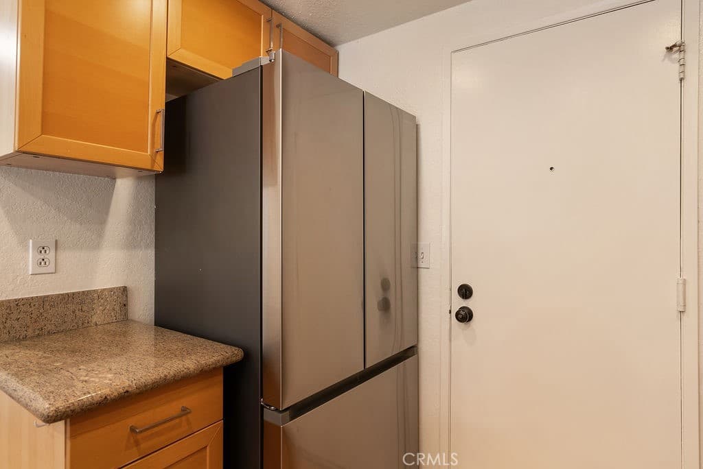 Condo at 555 S Azusa Avenue 52, Azusa — photo 10 of 12