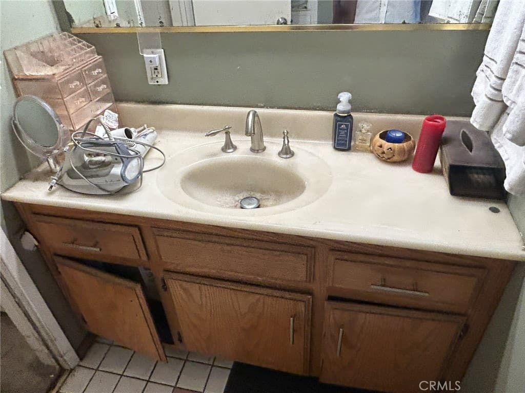 Home at 617 E Carroll, Glendora — photo 11 of 12