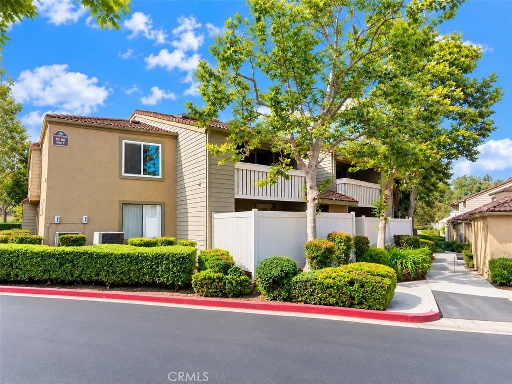 Condo at 83 Town and Country Road 137, Pomona — photo 2 of 12