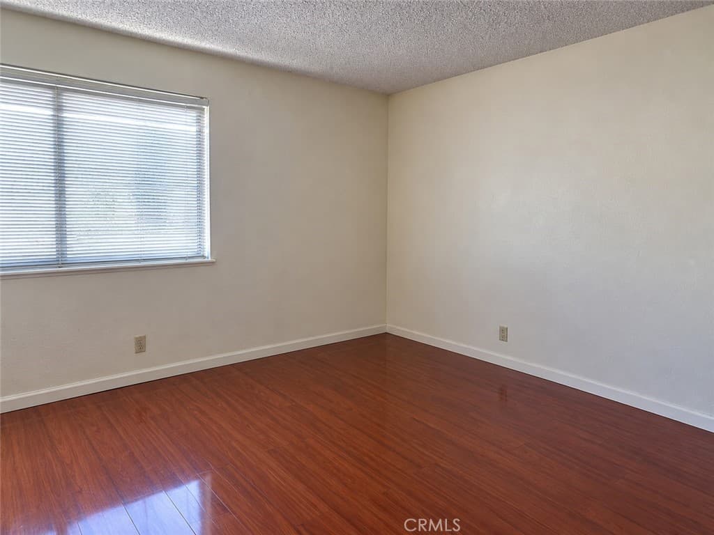 Condo at 83 Town and Country Road 137, Pomona — photo 11 of 12