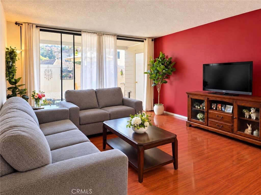 Condo at 83 Town and Country Road 137, Pomona — photo 4 of 12