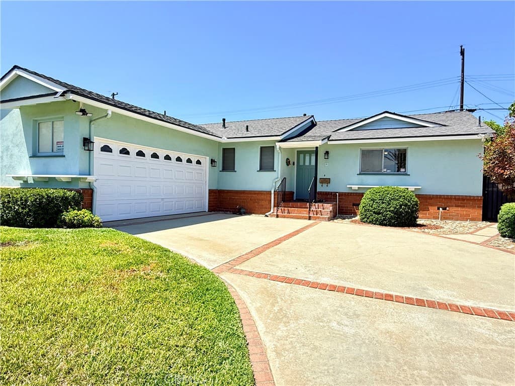 Home at 243 E Harrison Avenue, Pomona — photo 4 of 12