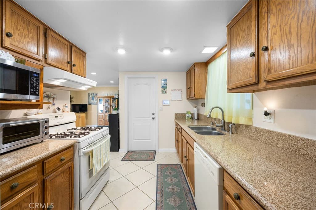 Home at 340 Ballena, Diamond Bar — photo 11 of 12