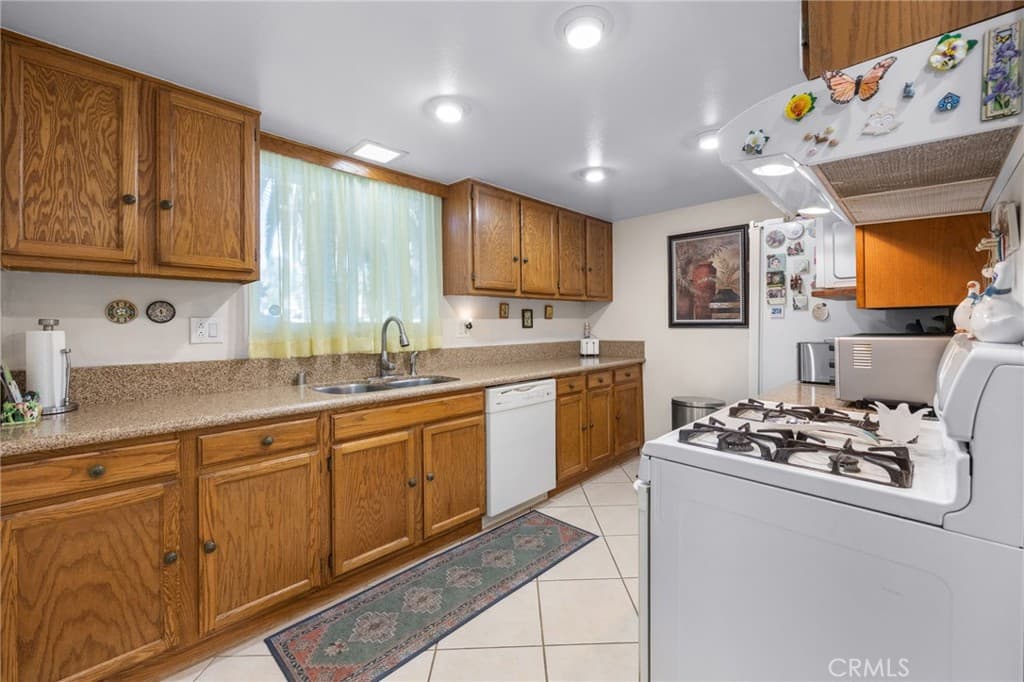 Home at 340 Ballena, Diamond Bar — photo 9 of 12