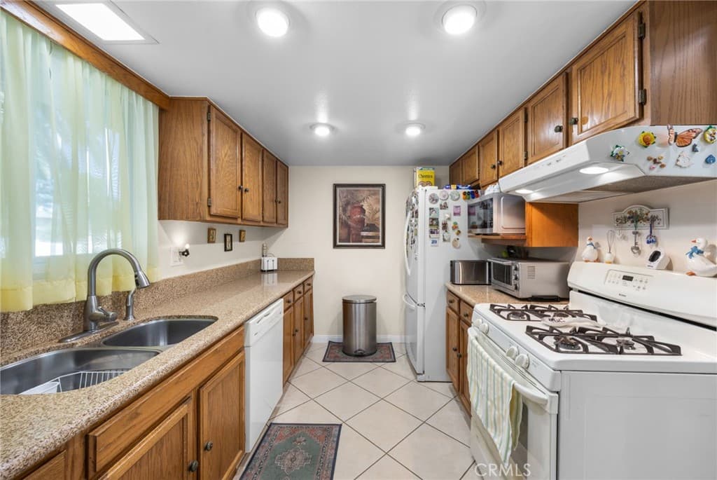 Home at 340 Ballena, Diamond Bar — photo 10 of 12