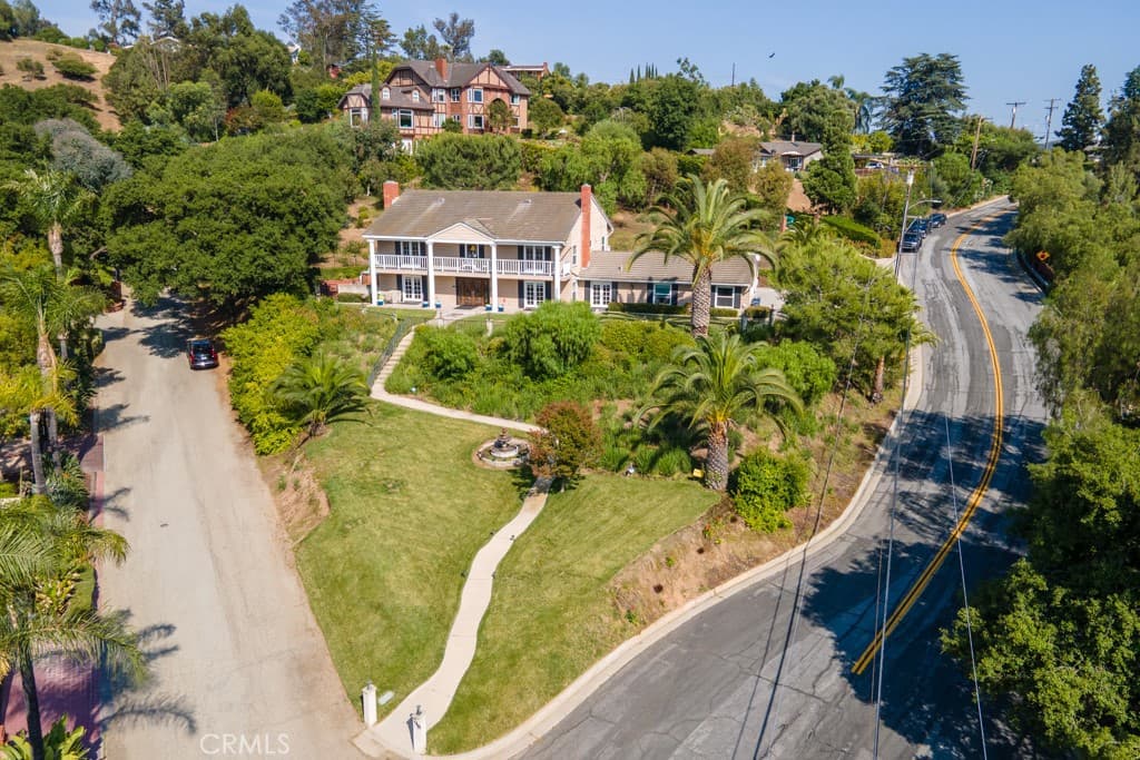 Home at 748 S Walnut Avenue, San Dimas — photo 5 of 12