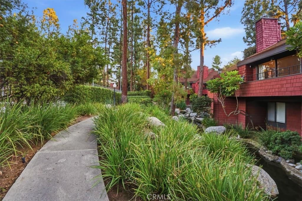 Condo at 300 S Prospectors Road 29, Diamond Bar — photo 2 of 12