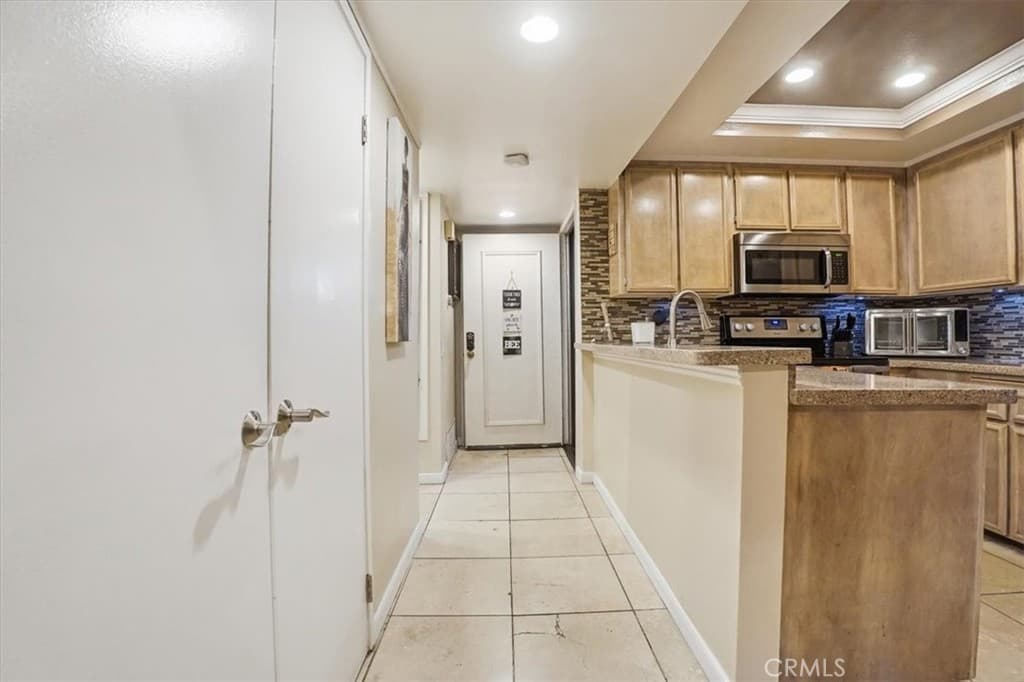 Condo at 300 S Prospectors Road 29, Diamond Bar — photo 5 of 12