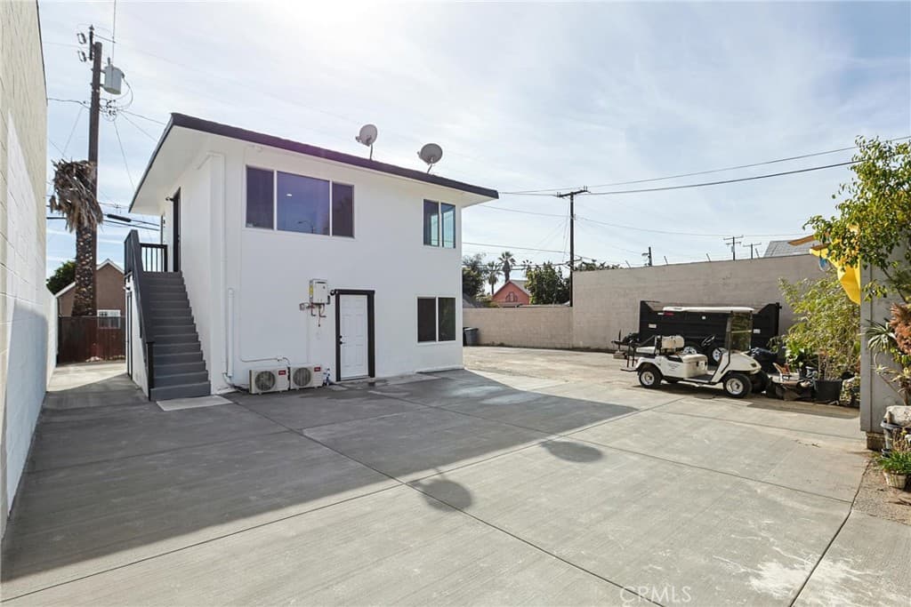 Commercial at 440 W Holt, Pomona — photo 2 of 9