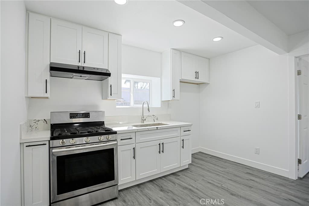 Commercial at 440 W Holt, Pomona — photo 6 of 9