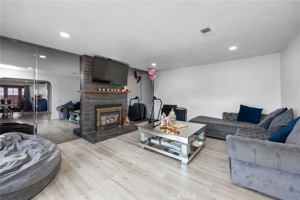 Townhouse at 15733 Tetley 1A, Hacienda Heights — photo 11 of 12