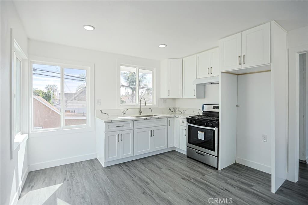 Commercial at 440 W Holt, Pomona — photo 11 of 12