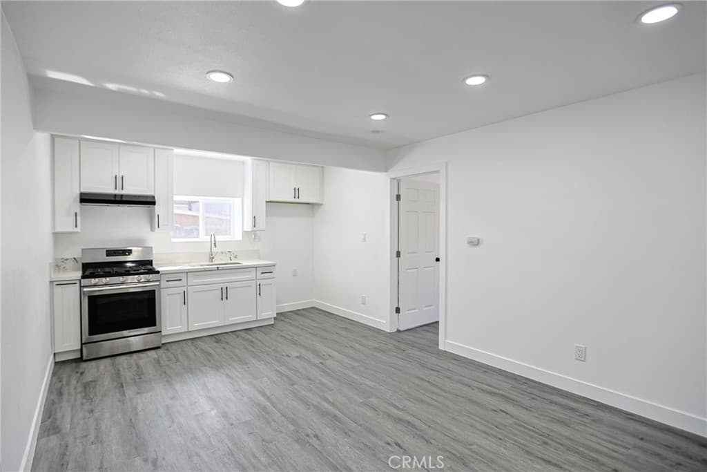 Commercial at 440 W Holt, Pomona — photo 11 of 12