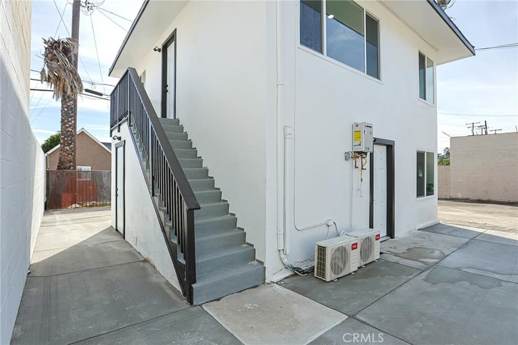 Commercial at 440 W Holt, Pomona — photo 9 of 12