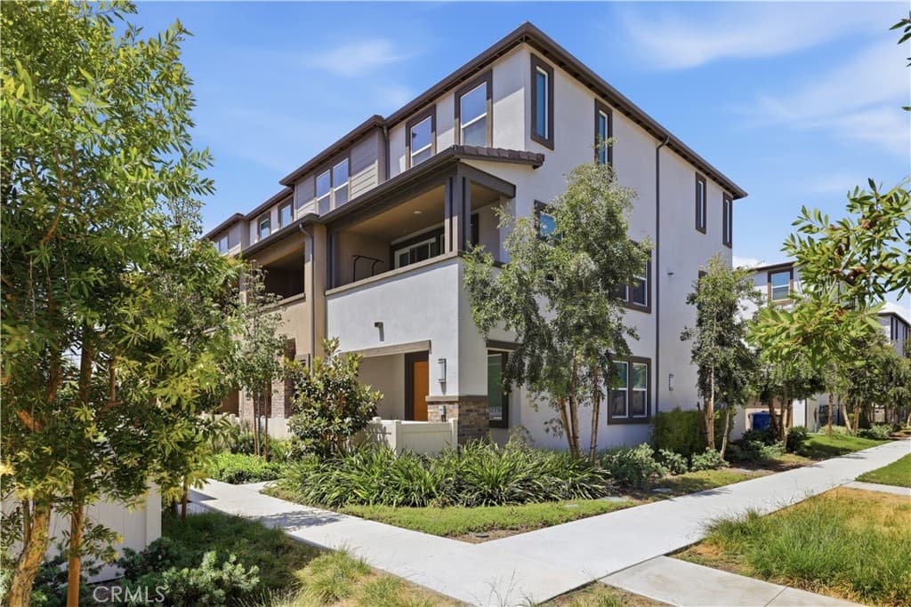 Condo at 1329 Nimbus, Pomona — photo 1 of 12